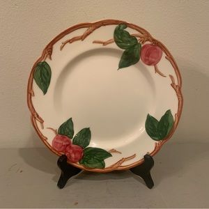 One VTG Franciscan Pottery Apple Dinner Plate